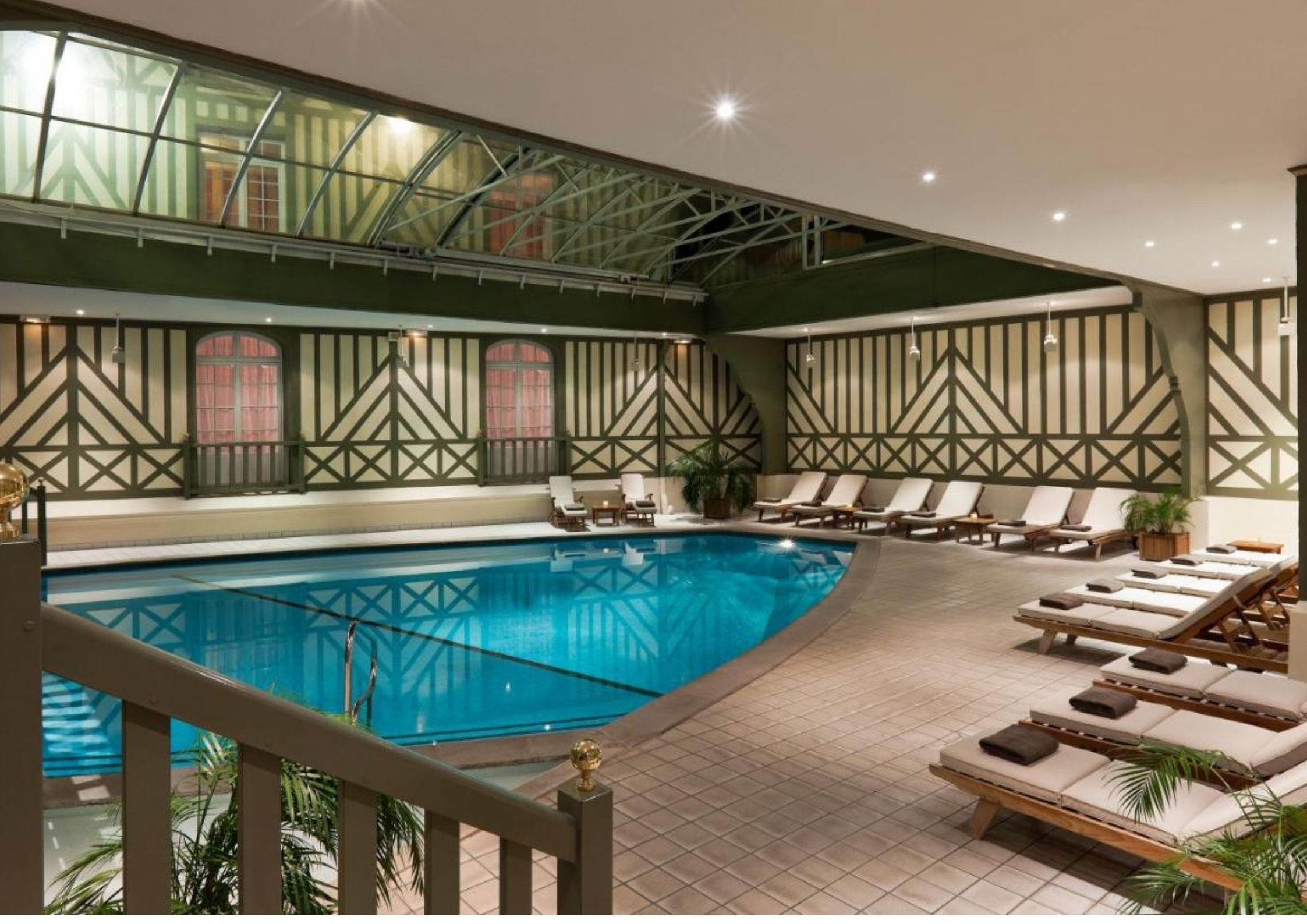 hotel 5 etoiles normandie I Hôtel Barrière Le Normandy piscine spa