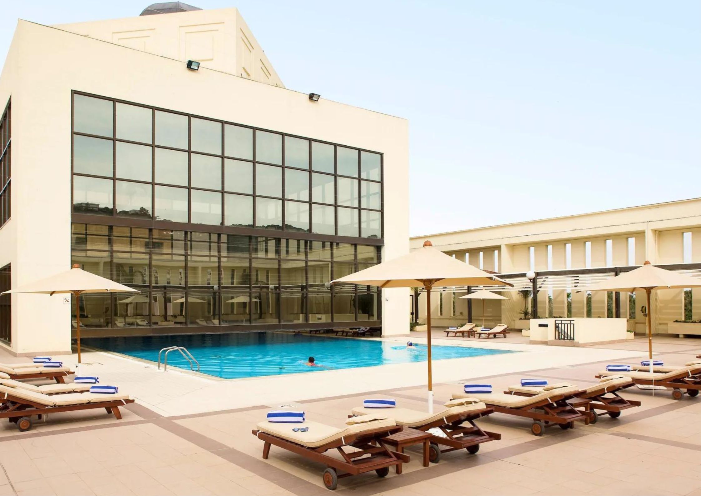 hotel 5 etoiles I Sofitel Algiers Hamma Garden piscine