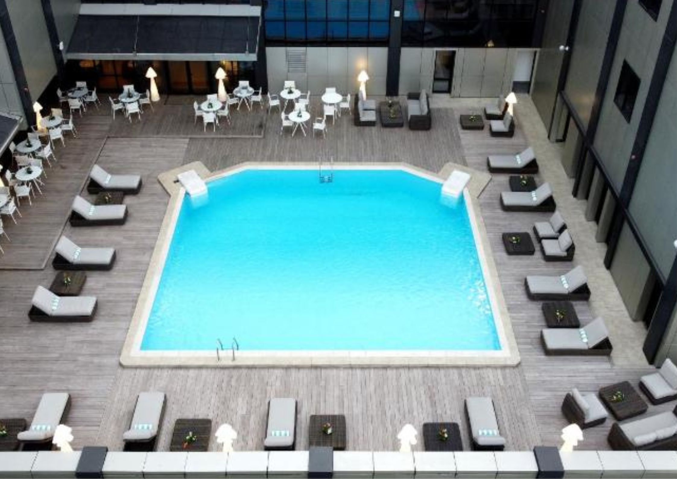 hotel 5 etoiles I krystal palace douala piscine